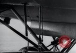 Immagine di Fi103 V-1 battenti bomba rilascio dell'antenna Peenemunde Germania, 1942, secondo 19 filmato di repertorio 65675030692