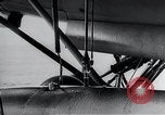 Immagine di Fi103 V-1 battenti bomba rilascio dell'antenna Peenemunde Germania, 1942, secondo 21 filmato di repertorio 65675030692