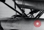 Immagine di Fi103 V-1 battenti bomba rilascio dell'antenna Peenemunde Germania, 1942, secondo 23 filmato di repertorio 65675030692