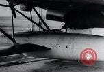 Immagine di Fi103 V-1 battenti bomba rilascio dell'antenna Peenemunde Germania, 1942, secondo 29 filmato di repertorio 65675030692
