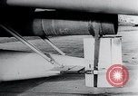 Immagine di Fi103 V-1 battenti bomba rilascio dell'antenna Peenemunde Germania, 1942, secondo 37 filmato di repertorio 65675030692
