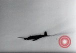 Immagine di Fi103 V-1 battenti bomba rilascio dell'antenna Peenemunde Germania, 1942, secondo 52 filmato di repertorio 65675030692