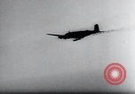 Immagine di Fi103 V-1 battenti bomba rilascio dell'antenna Peenemunde Germania, 1942, secondo 53 filmato di repertorio 65675030692