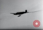 Immagine di Fi103 V-1 battenti bomba rilascio dell'antenna Peenemunde Germania, 1942, secondo 55 filmato di repertorio 65675030692