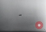 Immagine di Fi103 V-1 battenti bomba rilascio dell'antenna Peenemunde Germania, 1942, secondo 59 filmato di repertorio 65675030692