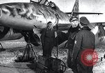 Immagine di ME-262 aerei fino a supporti di manutenzione Germania, 1943, secondo 7 filmato di repertorio 65675030710