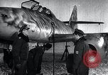Immagine di ME-262 aerei fino a supporti di manutenzione Germania, 1943, secondo 19 filmato di repertorio 65675030710
