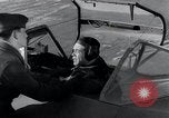 Immagine di ME-262 aereo a getto di apparecchiature di comunicazione Germania, 1944, secondo 27 filmato di repertorio 65675030711