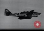 Immagine di ME-262 aereo volo di formazione Germania, 1943, secondo 27 filmato di repertorio 65675030713