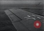 Standbild ME-262 Flugzeuge Flug und Landung Deutschland, 1943, aus Sekunde 1 historischem Filmmaterial Videoclip 65675030714