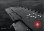 Standbild ME-262 Flugzeuge Flug und Landung Deutschland, 1943, aus Sekunde 4 historischem Filmmaterial Videoclip 65675030714