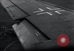 Standbild ME-262 Flugzeuge Flug und Landung Deutschland, 1943, aus Sekunde 8 historischem Filmmaterial Videoclip 65675030714