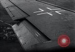 Standbild ME-262 Flugzeuge Flug und Landung Deutschland, 1943, aus Sekunde 11 historischem Filmmaterial Videoclip 65675030714
