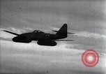 Standbild ME-262 Flugzeuge Flug und Landung Deutschland, 1943, aus Sekunde 42 historischem Filmmaterial Videoclip 65675030714
