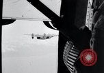 Image B-24 bombardiers lourds Rangoon Birmanie, 1943, de la seconde 15 séquences d'archives historiques vidéo 65675030717
