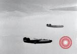 Image B-24 bombardiers lourds Rangoon Birmanie, 1943, de la seconde 16 séquences d'archives historiques vidéo 65675030717
