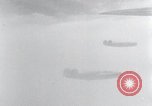 Image B-24 bombardiers lourds Rangoon Birmanie, 1943, de la seconde 18 séquences d'archives historiques vidéo 65675030717
