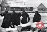 Standbild block Häuser Ostfront europäischen Theater, 1942, aus Sekunde 29 historischem Filmmaterial Videoclip 65675030722