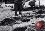Standbild block Häuser Ostfront europäischen Theater, 1942, aus Sekunde 33 historischem Filmmaterial Videoclip 65675030722