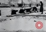 Standbild block Häuser Ostfront europäischen Theater, 1942, aus Sekunde 53 historischem Filmmaterial Videoclip 65675030722