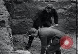 Standbild block Häuser Ostfront europäischen Theater, 1942, aus Sekunde 32 historischem Filmmaterial Videoclip 65675030723