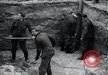 Standbild block Häuser Ostfront europäischen Theater, 1942, aus Sekunde 36 historischem Filmmaterial Videoclip 65675030723