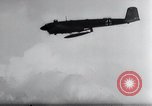 Standbild FW-200 Einleitung V-1 Deutschland, 1942, aus Sekunde 28 historischem Filmmaterial Videoclip 65675030741