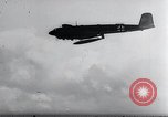 Standbild FW-200 Einleitung V-1 Deutschland, 1942, aus Sekunde 31 historischem Filmmaterial Videoclip 65675030741