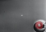 Standbild FI103 fliegende Bombe Deutschland, 1942, aus Sekunde 21 historischem Filmmaterial Videoclip 65675030742