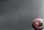 Standbild FI103 fliegende Bombe Deutschland, 1942, aus Sekunde 27 historischem Filmmaterial Videoclip 65675030742