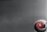 Standbild FI103 fliegende Bombe Deutschland, 1942, aus Sekunde 34 historischem Filmmaterial Videoclip 65675030742
