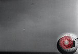 Standbild FI103 fliegende Bombe Deutschland, 1942, aus Sekunde 56 historischem Filmmaterial Videoclip 65675030742