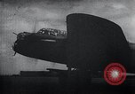 Image bombardier Lancaster KB-700 Bombing Run sur Berlin Berlin Allemagne, 1943, de la seconde 41 séquences d'archives historiques vidéo 65675030750