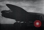 Image bombardier Lancaster KB-700 Bombing Run sur Berlin Berlin Allemagne, 1943, de la seconde 42 séquences d'archives historiques vidéo 65675030750