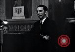 Immagine di Joseph Goebbels e Adolf Hitler Berlino Germania, 1933, secondo 20 filmato di repertorio 65675030759