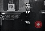 Immagine di Joseph Goebbels e Adolf Hitler Berlino Germania, 1933, secondo 21 filmato di repertorio 65675030759