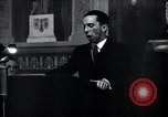 Immagine di Joseph Goebbels e Adolf Hitler Berlino Germania, 1933, secondo 35 filmato di repertorio 65675030759
