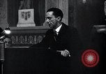 Immagine di Joseph Goebbels e Adolf Hitler Berlino Germania, 1933, secondo 36 filmato di repertorio 65675030759