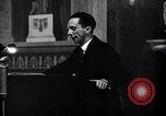 Immagine di Joseph Goebbels e Adolf Hitler Berlino Germania, 1933, secondo 40 filmato di repertorio 65675030759