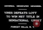 Immagine di Vigne sconfigge Lott in uomini singoli Tennis Championship match Forest Hills New York USA, 1931, secondo 7 filmato di repertorio 65675030764