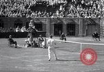 Immagine di Vigne sconfigge Lott in uomini singoli Tennis Championship match Forest Hills New York USA, 1931, secondo 43 filmato di repertorio 65675030764