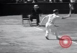 Immagine di Vigne sconfigge Lott in uomini singoli Tennis Championship match Forest Hills New York USA, 1931, secondo 52 filmato di repertorio 65675030764