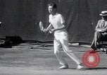 Immagine di Vigne sconfigge Lott in uomini singoli Tennis Championship match Forest Hills New York USA, 1931, secondo 54 filmato di repertorio 65675030764