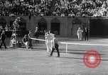 Immagine di Vigne sconfigge Lott in uomini singoli Tennis Championship match Forest Hills New York USA, 1931, secondo 60 filmato di repertorio 65675030764