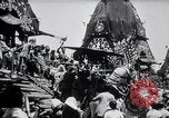 Immagine di Signore Vishnu carro processione Il Puri India, 1931, secondo 29 filmato di repertorio 65675030765