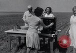 Image biscuits de blé Monument Kansas USA, 1931, de la seconde 25 séquences d'archives historiques vidéo 65675030769