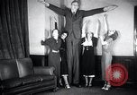 Immagine di Robert Wadlow Chicago Illinois USA, 1936, secondo 14 filmato di repertorio 65675030774
