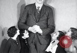 Immagine di Robert Wadlow Chicago Illinois USA, 1936, secondo 20 filmato di repertorio 65675030774