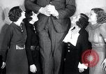 Immagine di Robert Wadlow Chicago Illinois USA, 1936, secondo 22 filmato di repertorio 65675030774
