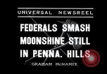 Immagine di Moonshine ancora Frazer Pennsylvania USA, 1936, secondo 6 filmato di repertorio 65675030778